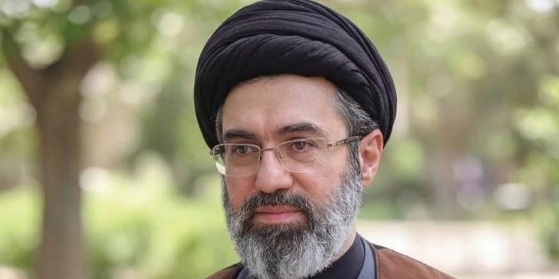 رهبر معظم انقلاب: عهد می‌بندیم که انتقام خون امام شهید را از قاتلین جنایتکار و بی‌آبرو بگیریم
