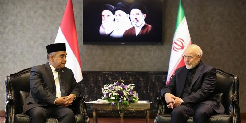 قالیباف: کسی می‌تواند با آمریکا مذاکره کند که آماده جنگ باشد