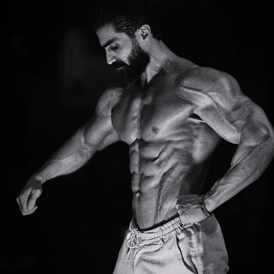 AZAD Komijani