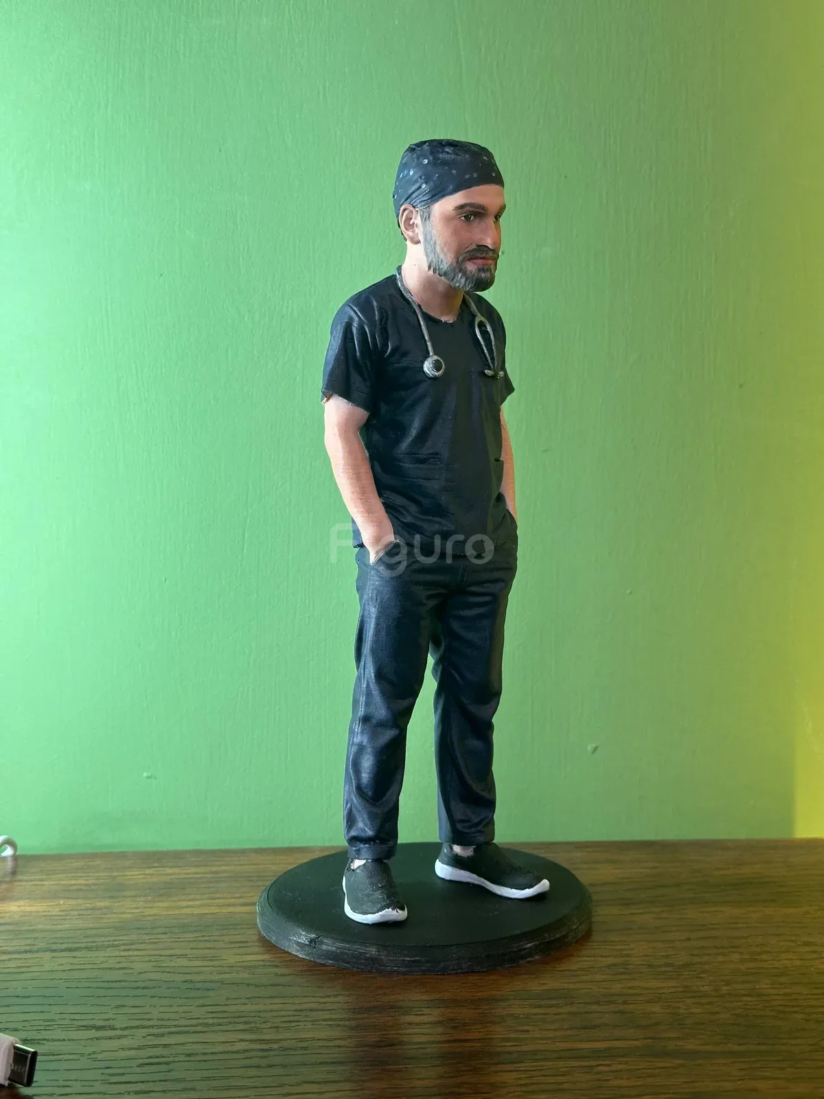 فیگور حرفه‌ای پزشک (bobble head) 20 سانتی — سبک نیمه واقع‌گرایانه — عکس 3