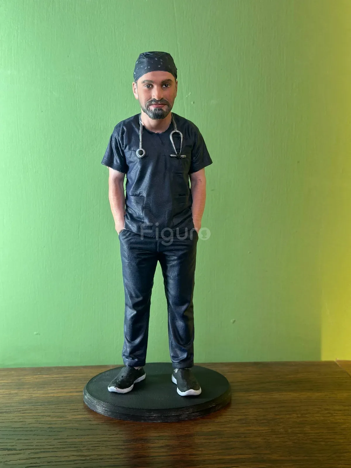 فیگور حرفه‌ای پزشک (bobble head) 20 سانتی — سبک نیمه واقع‌گرایانه