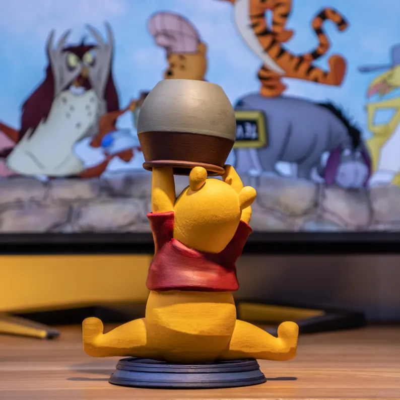 فیگور وینی د پو (Winnie the Pooh) با ظرف عسل – دیزنی - تصویر 1