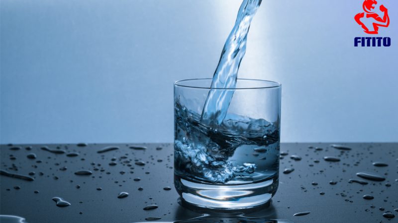 چه مقدار آب در روز باید بنوشید؟