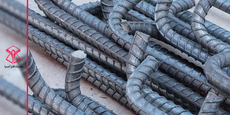 میلگرد میانه خم شده