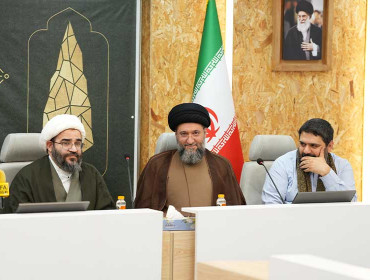 نشست هم‌آفرینی داوران و فرهیختگان چهارمین مهرواره هوای نو