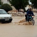 کمک‌رسانی جهادگران به رفع آبگرفتگی برازجان