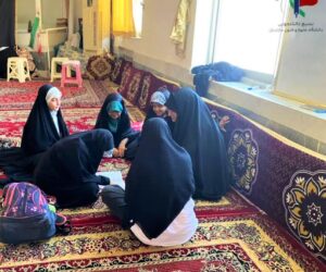 کارهای فرهنگی گروه جهادی مشکات -آموزش بچه ها در حسینیه