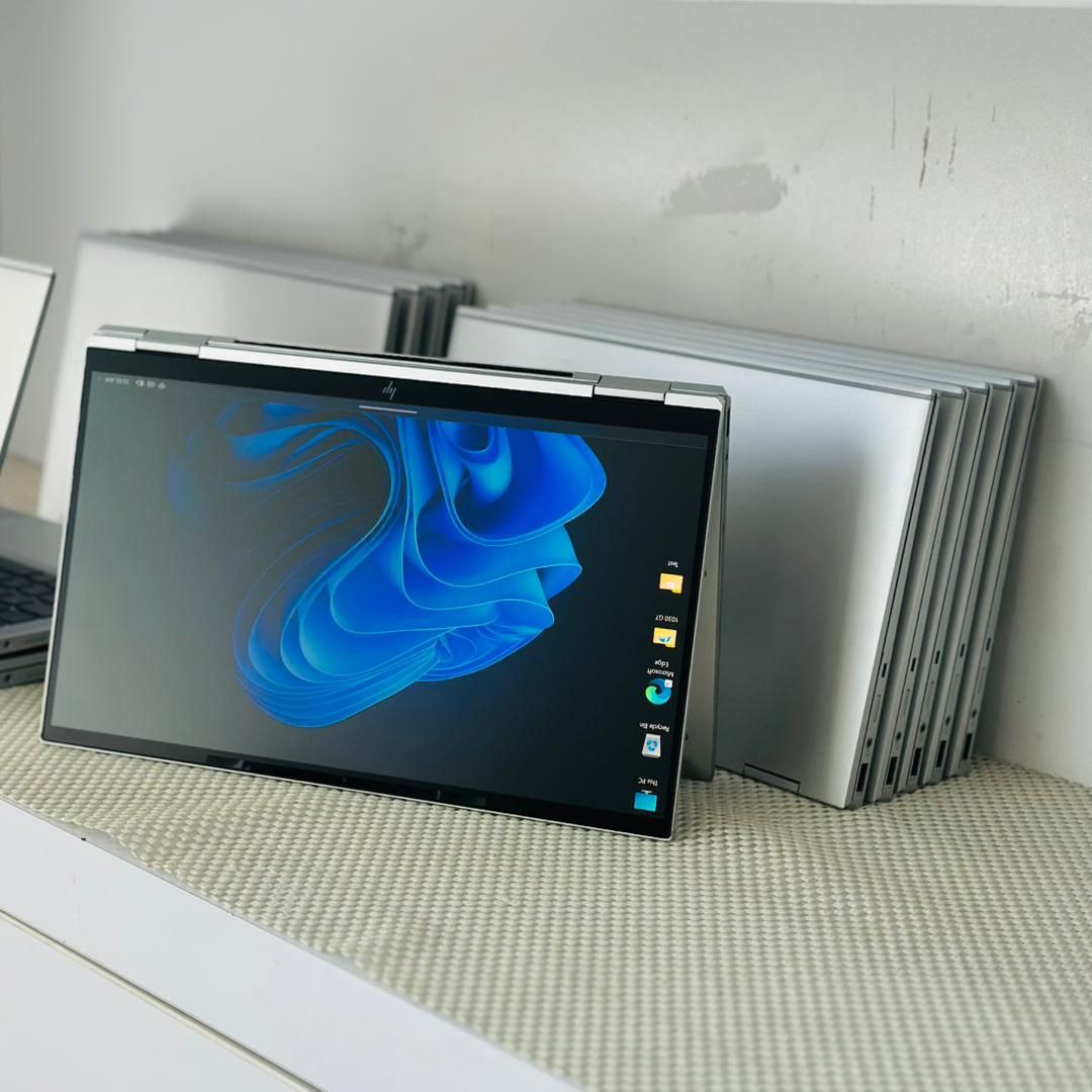 لپ تاپ HP EliteBook x360 1030 G7 در حالت چادری با صفحه لمسی