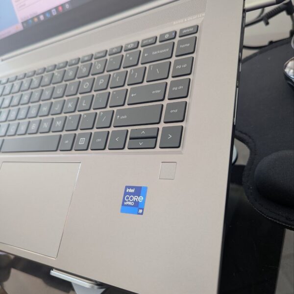 لپ تاپ استوک hp zbook studio g8