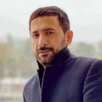 سئوگیلی شاعر