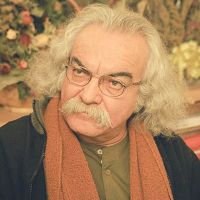 چه بوی خوشی می دهد این جامه
