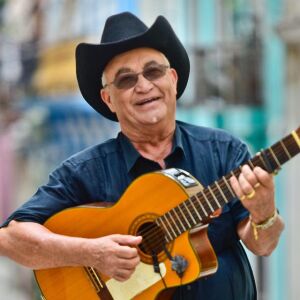 Eliades Ochoa