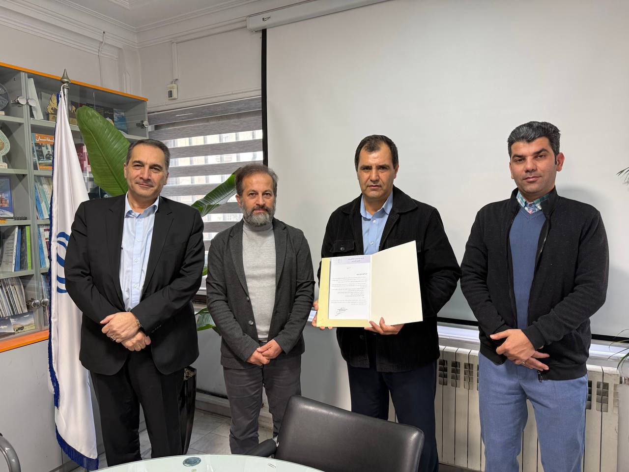 pic's of main's title