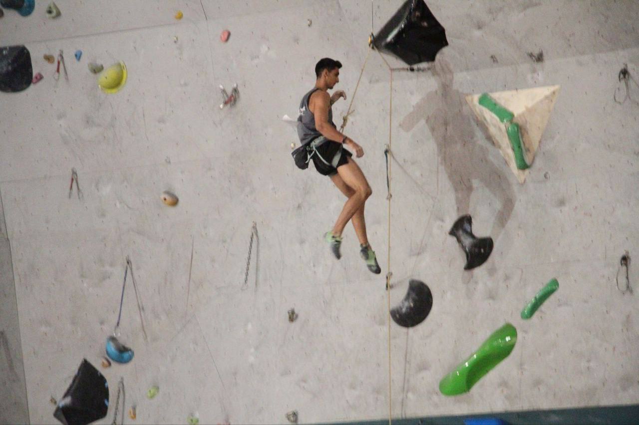 pic's of main's title