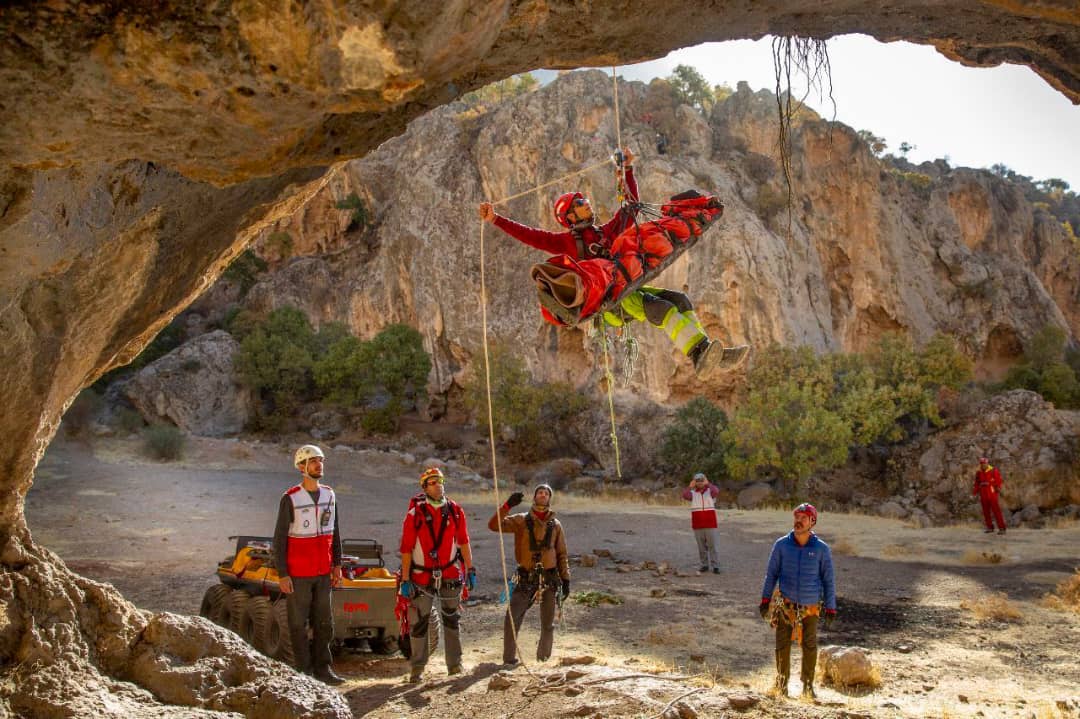 pic's of main's title