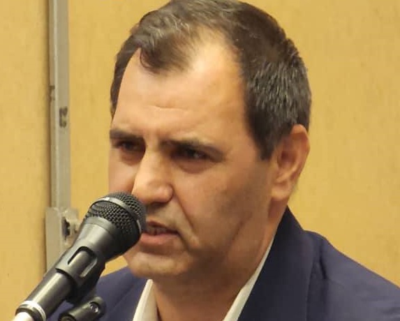 pic's of main's title