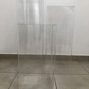 میز پلکسی؛ انتخابی مدرن برای دکور مراسم و گل‌آرایی