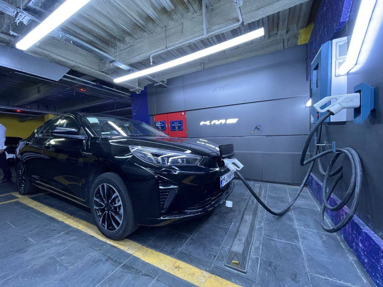 کرمان موتور پیشگام در ایجاد و راه اندازی ایستگاه شارژ خودروهای برقی در مراکز خرید تهران کرمان موتور پیشگام در ایجاد و راه اندازی ایستگاه شارژ خودروهای برقی در مراکز خرید تهران