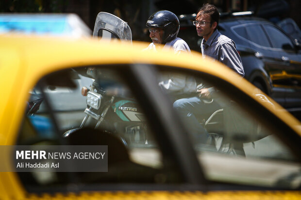 خلاف جهت حرکت کردن موتور سواران خطر تصادف را چند برابر می کند