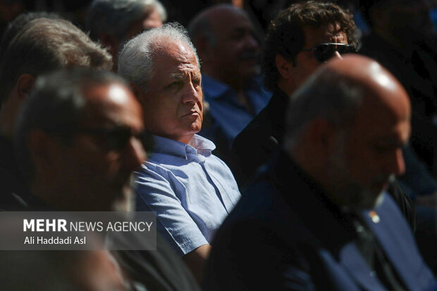 مراسم تشییع پیکر استاد محمدعلی بهمنی