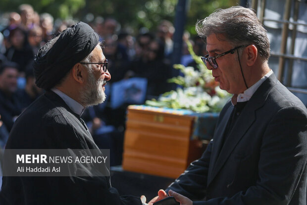 مراسم تشییع پیکر استاد محمدعلی بهمنی