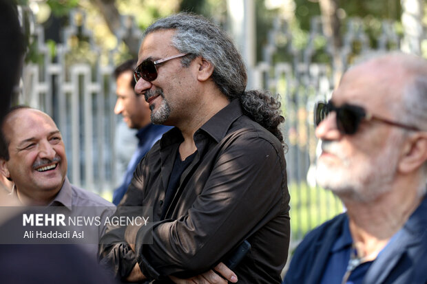 مراسم تشییع پیکر استاد محمدعلی بهمنی