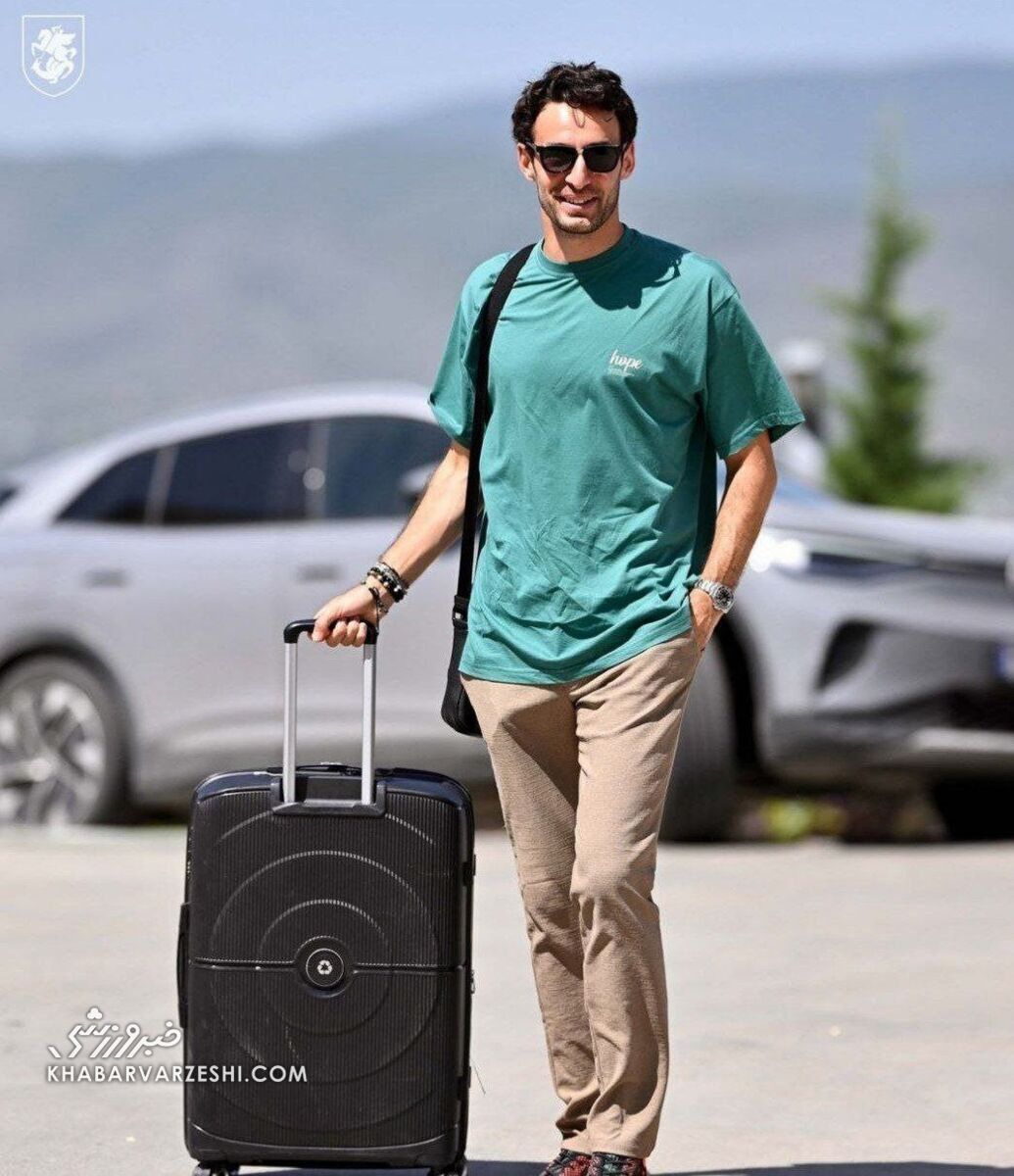 ستاره قرمزها ژست فیفادی گرفت! +عکس ستاره قرمزها ژست فیفادی گرفت! +عکس