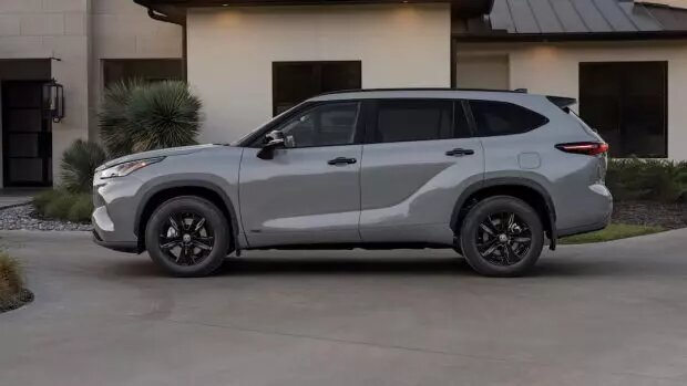 ورود شاسی بلند جدید تویوتا به ایران ورود شاسی بلند جدید تویوتا به ایران