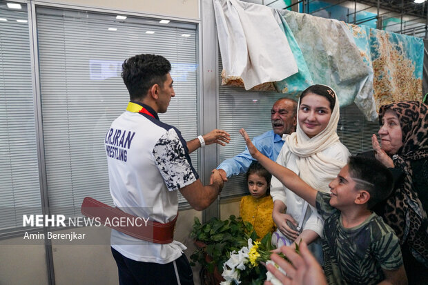 استقبال از قهرمانان مسابقات جهانی کشتی فرنگی در شیراز