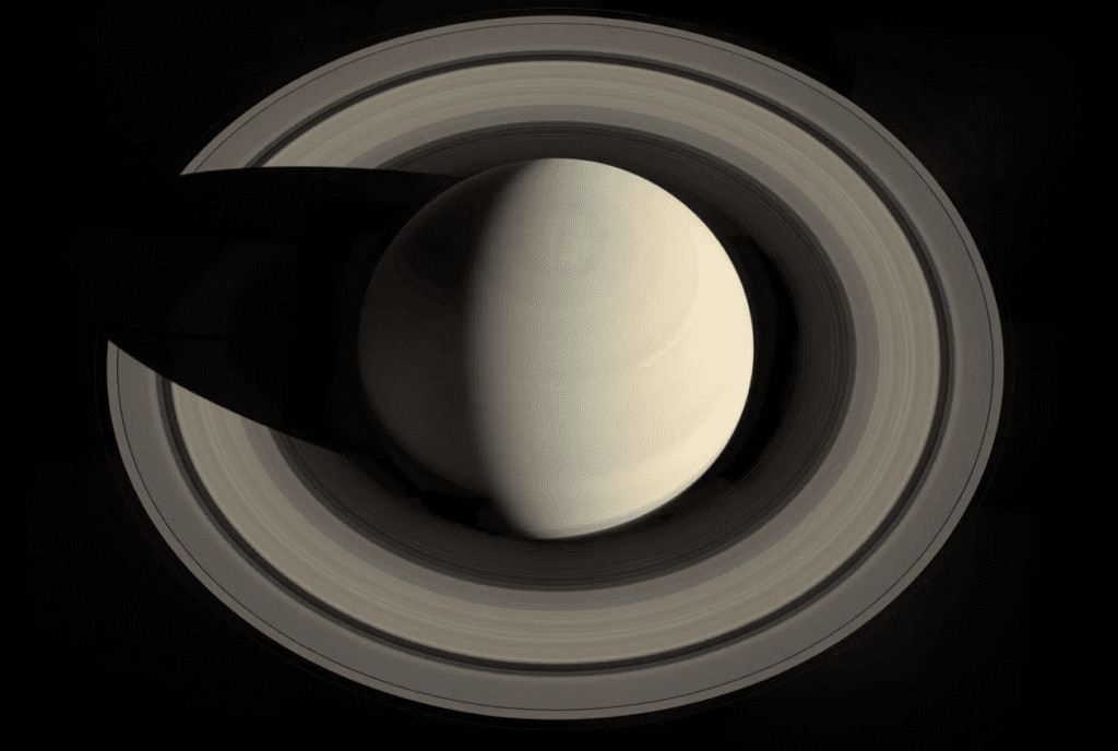 حلقه های زحل واقعاً ناپدید نمیشوند. این یک توهم مداری است.