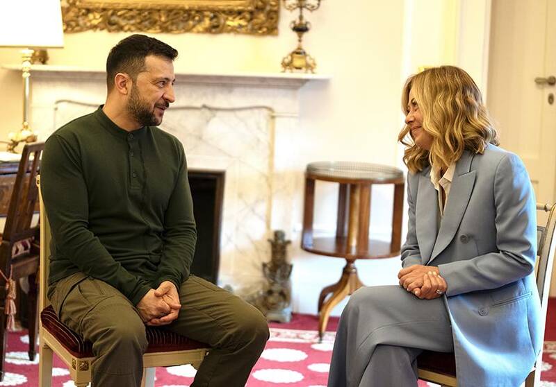 زلنسکی از ایتالیا برای «تحت فشار گذاشتن آمریکا» و ارسال تسلیحات استفاده می‌کند