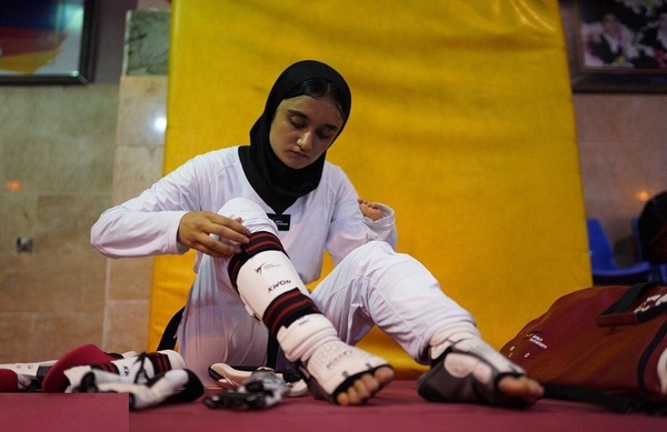 دختر پاراتکواندو ۱۵ ساله به پختگی قهرمان کارکشته