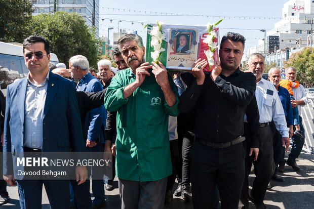 تشییع پیکر جانباز شهید احمد خدادادی در مشهد