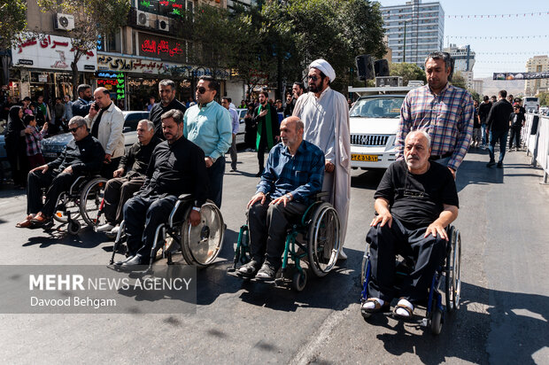 تشییع پیکر جانباز شهید احمد خدادادی در مشهد