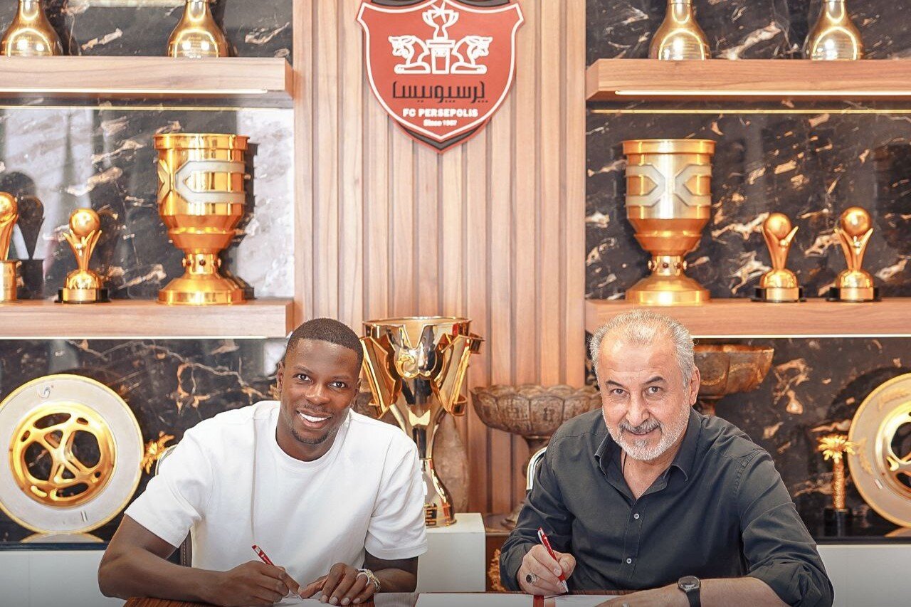 عکس | آسمانخراش پرسپولیسیها قرارداد بست