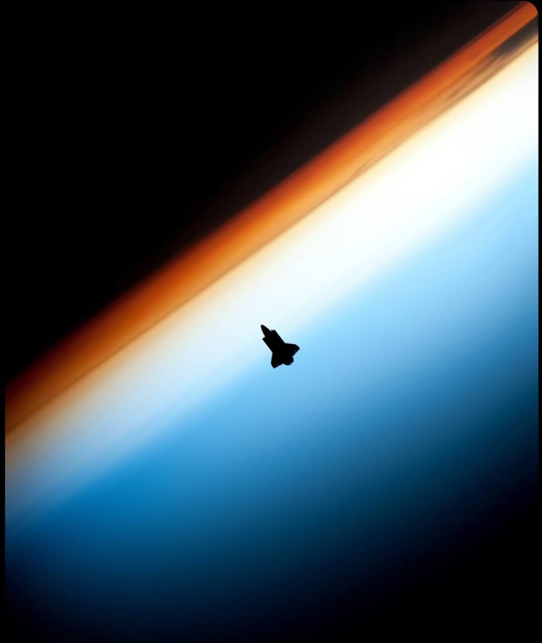 تصویر فوق العاده زیبا از شاتل فضایی ناسا تصویر فوق العاده زیبا از شاتل فضایی ناسا