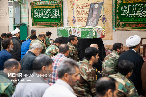 تشییع پیکر مرزبان شهید «ابوالفضل ربیع‌زاده» در مشهد