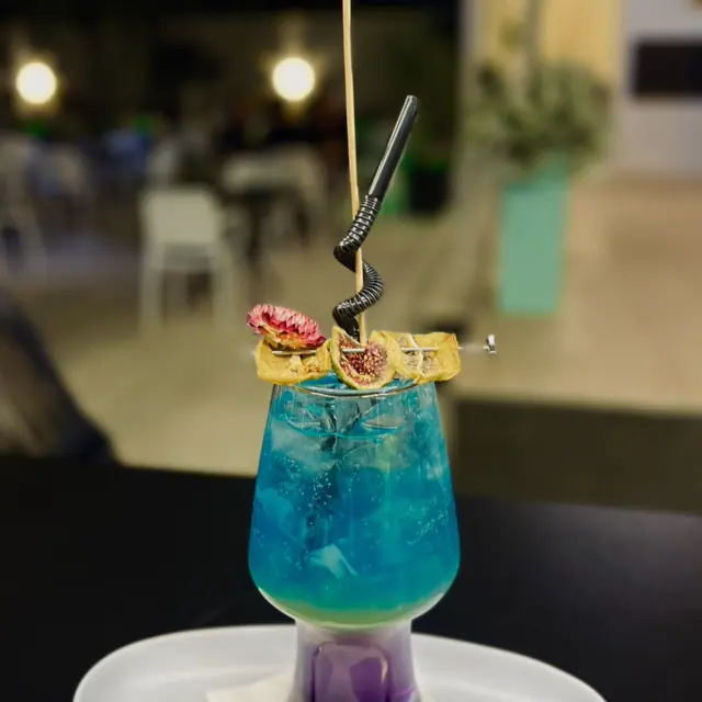 تصویر گلکسی در کافه رستوران شهرزاد