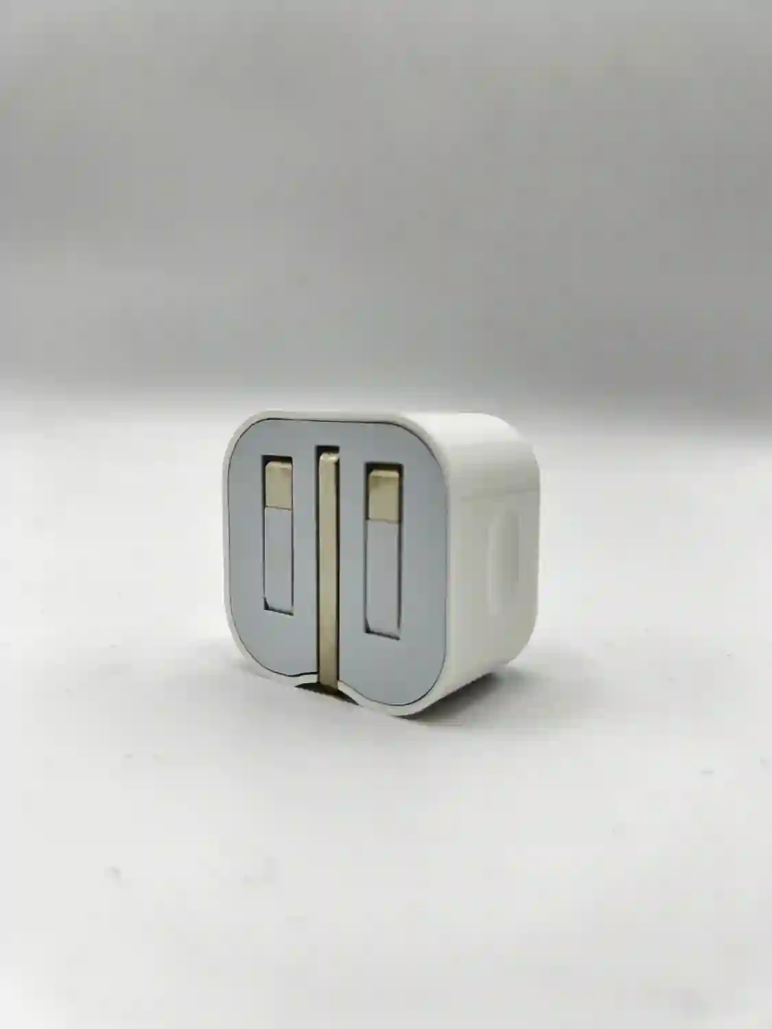 آداپتور شارژ ۲۰ وات USB-C اپل