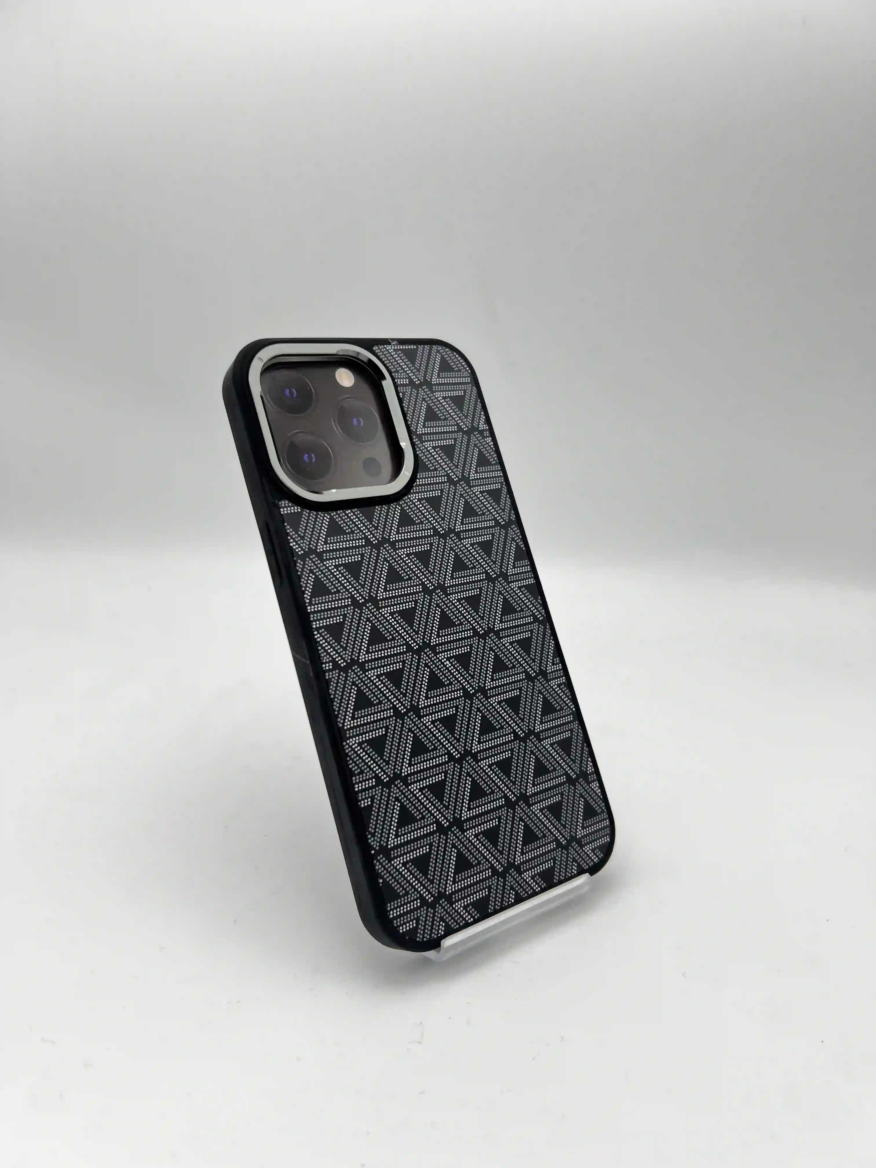کاور طرح دار هندسی VIP MAX مدل MAX SERIES| محافظ iPhone 15 ProMax