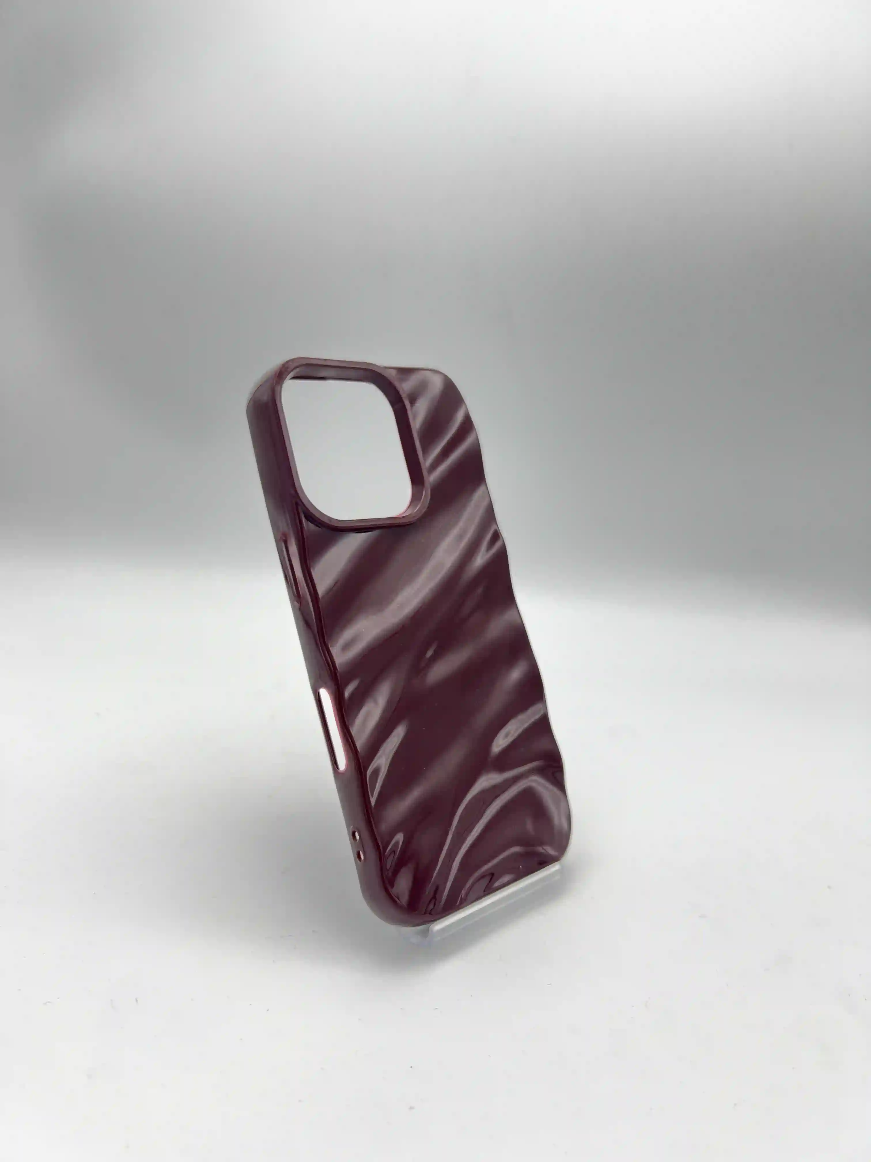 گارد VIP MAX مدل Crimson برای iPhone 16 Pro