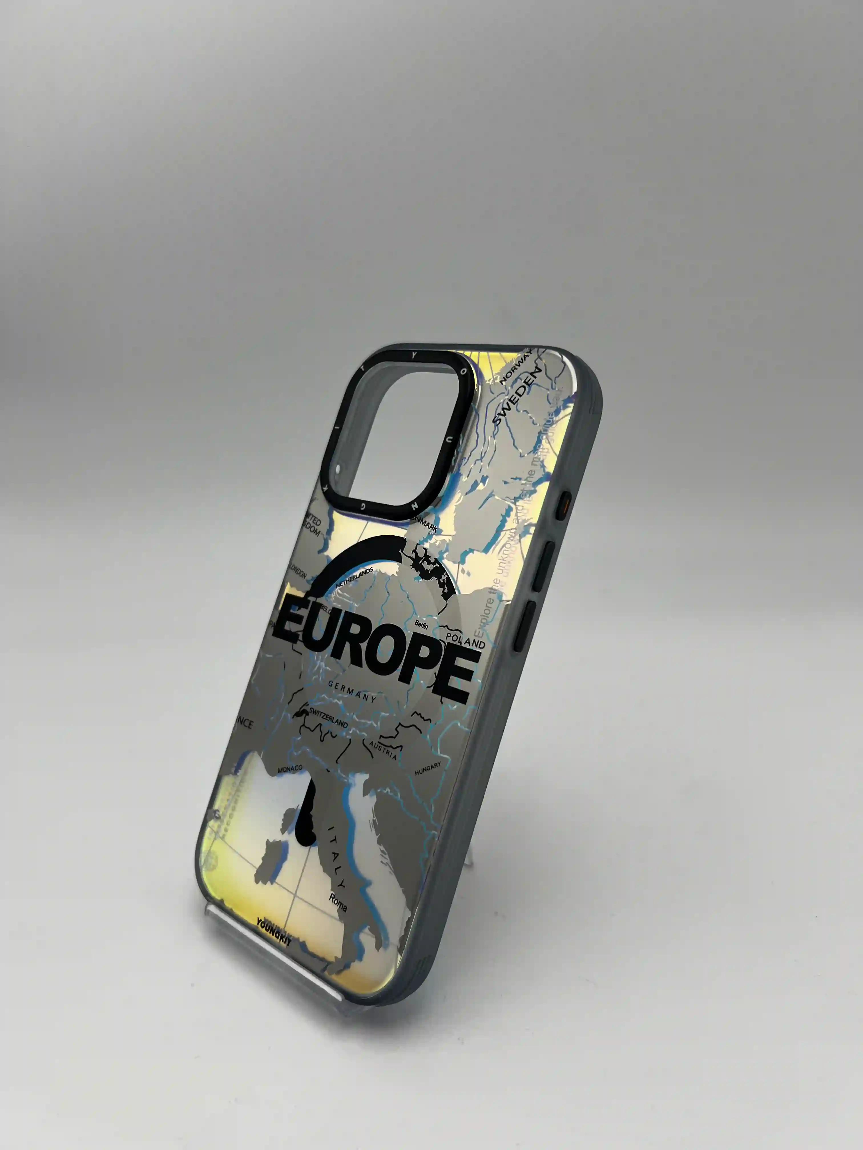گارد YoungKit مدل Europe برای iPhone 16 Pro