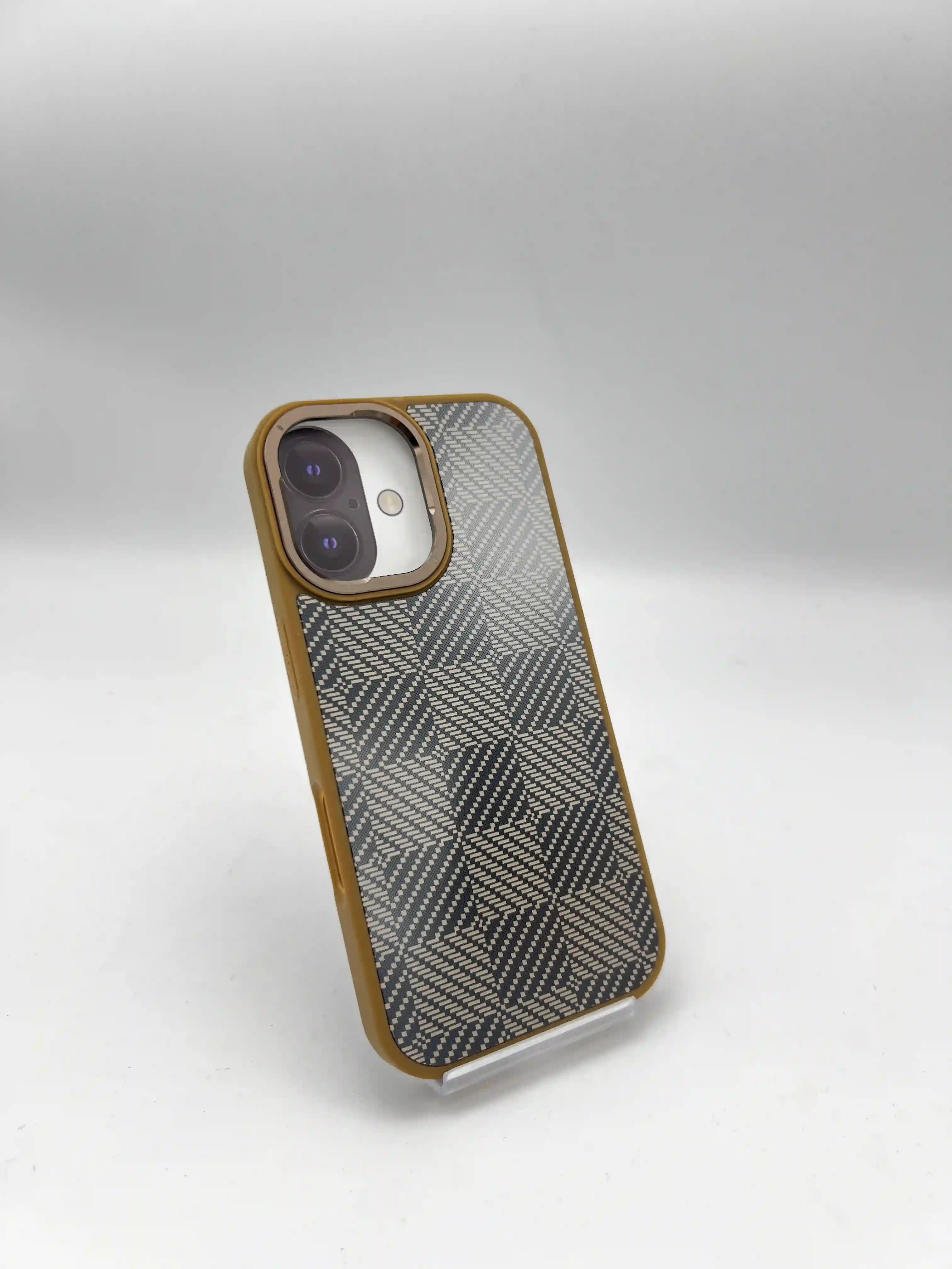 گارد VIP MAX مدل Max Series | طرح شطرنجی برای iPhone 16 Normal