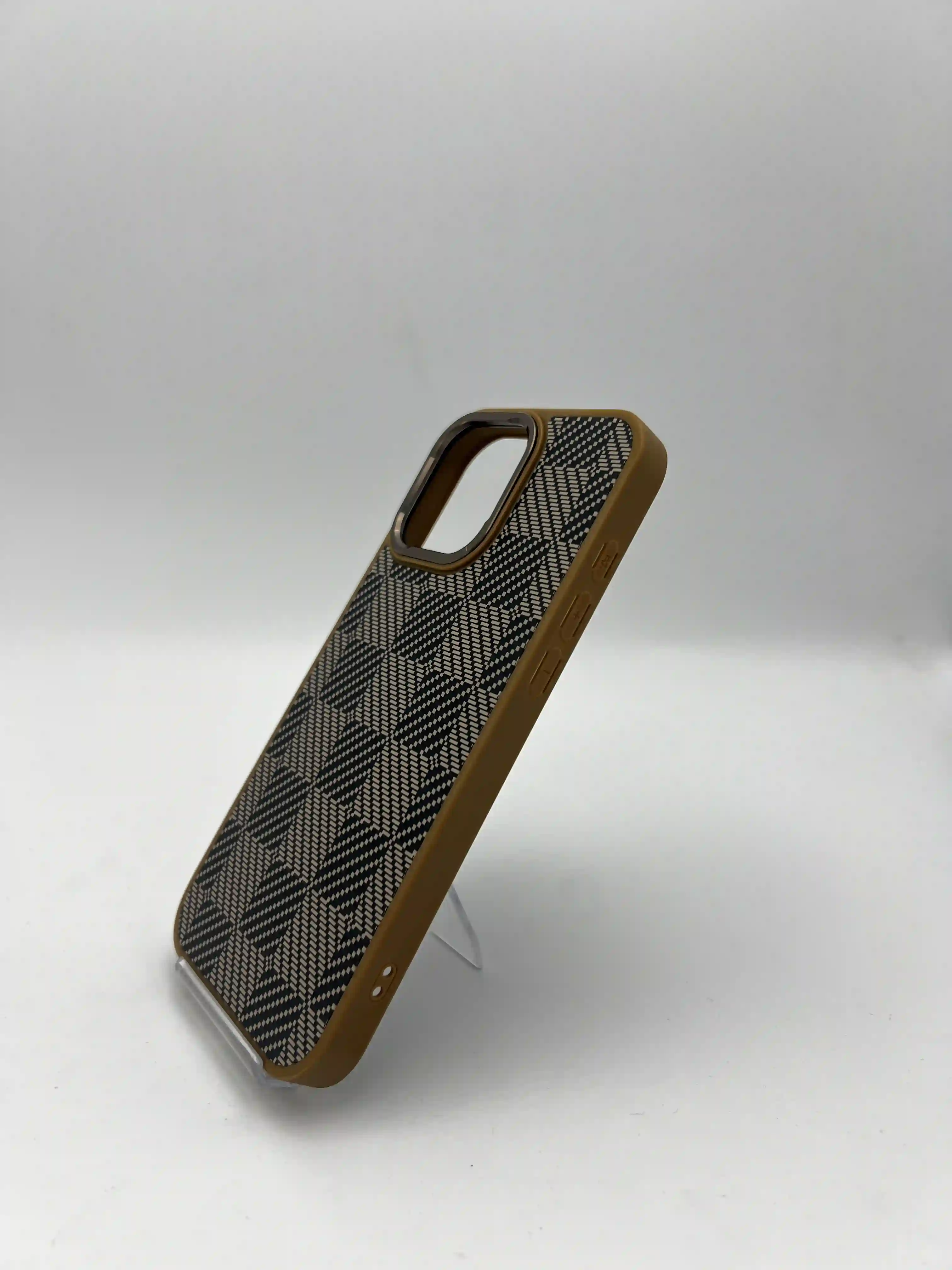 گارد VIP MAX مدل Max Series | طرح شطرنجی برای iPhone 16 Pro Max
