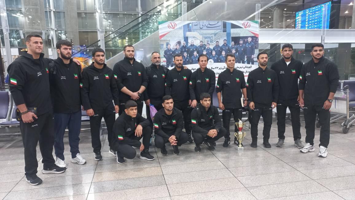 بازگشت فرنگی کاران زیر ۲۳ سال به ایران پس از قهرمانی در جهان