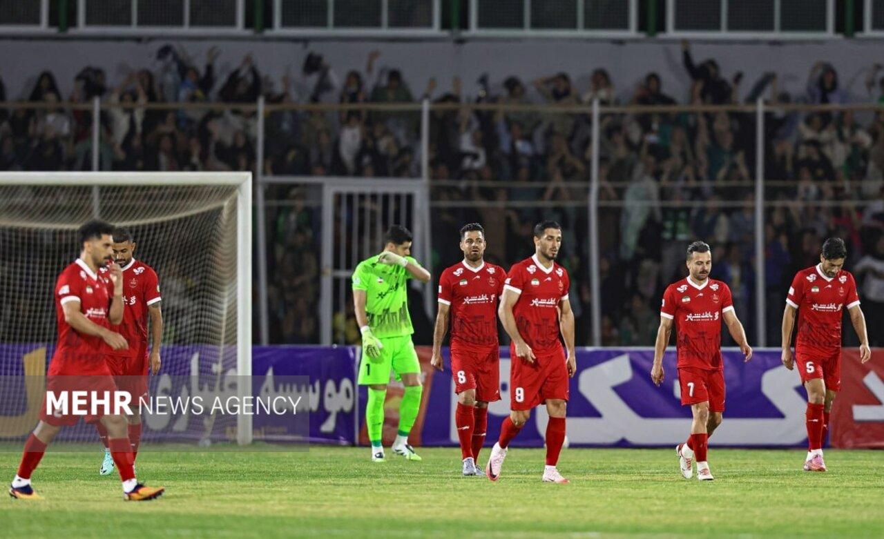 خط دفاعی پرسپولیس مثل «پنیر هلندی» است؛ توصیه به هاشمیان برای استعفا