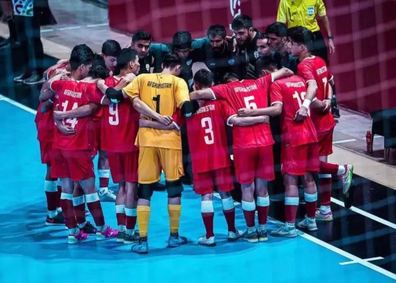 جملات عجیب و توهینآمیز گزارشگر افغان خطاب به تیم فوتسال ایران؛ آنها بیهمهچیز شدند و میتوانستیم دفنشان کنیم!