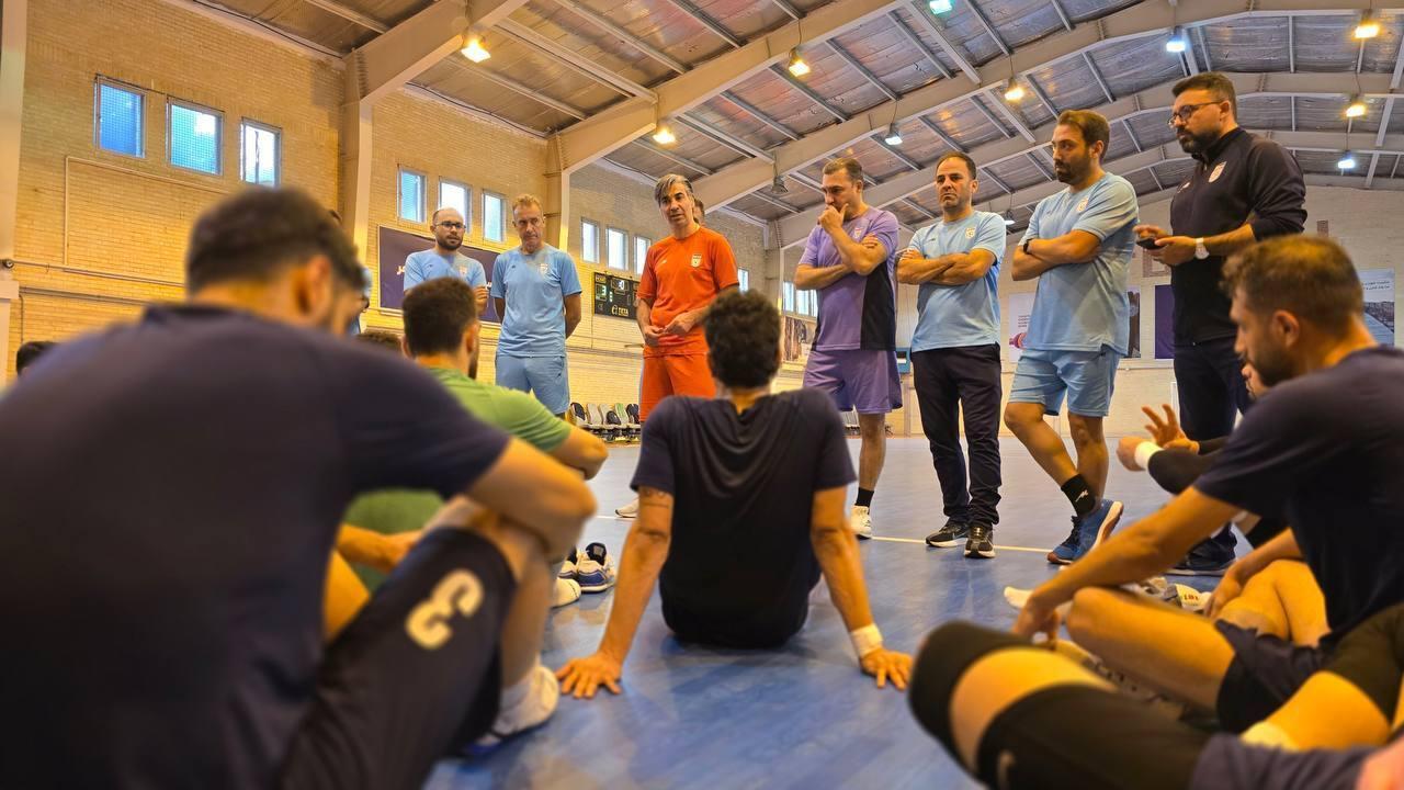 تمرین با نشاط ملیپوشان فوتسال کشورمان در مرکز ملی