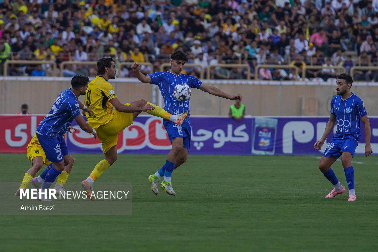 نازون باید خودش را با استقلال وقف دهد/ روند خوب باید ادامه پیدا کند