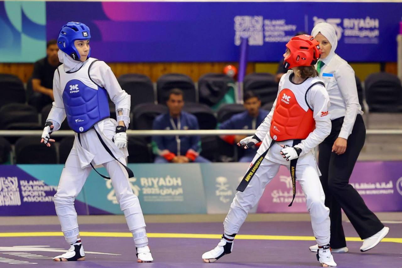 بازیهای کشورهای اسلامی؛ ساینا کریمی به قهرمان سال 2025 جهان از ترکیه رسید / گزارش تصویری